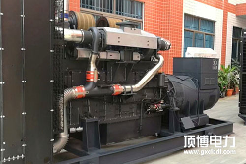 符合國IV排放標(biāo)準(zhǔn)45KW-300KW上柴柴油發(fā)電機(jī)組價格表